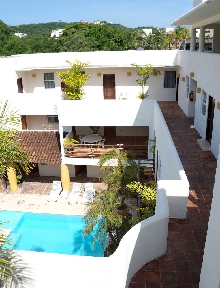 Hotel Plaza Tangolunda Exterior photo