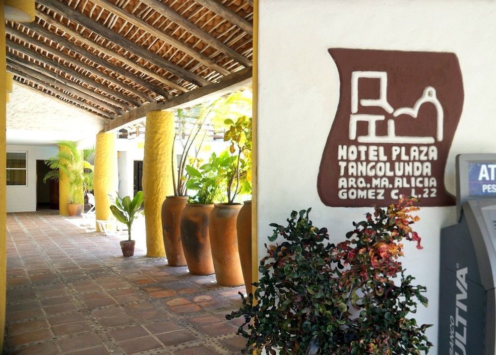 Hotel Plaza Tangolunda Exterior photo